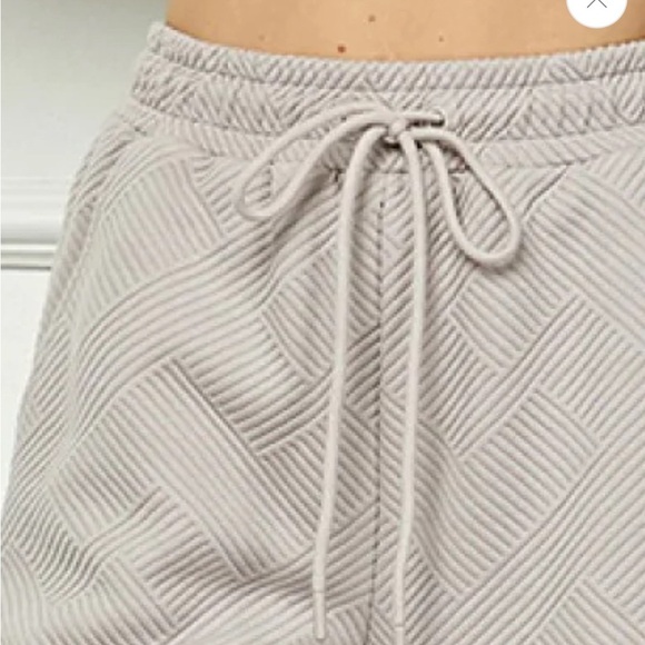 See and Be Seen- Elegant Gray Wide-Leg Boutique Pants - Picture 2 of 7